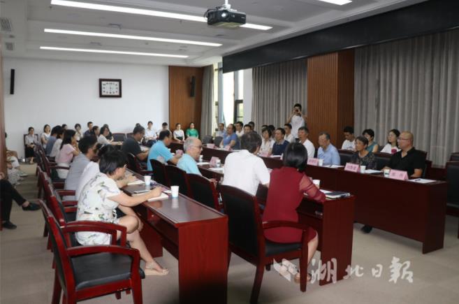 魏复盛院士一行参访汤逊湖污水处理厂示范工程现场    魏复盛院士一行在中科院水生所进行学术交流